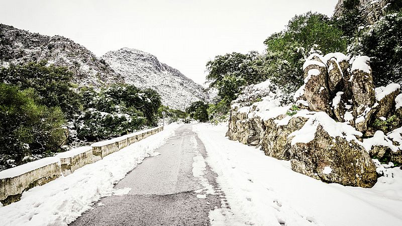 Nevadas en zonas de montaña de Andalucía oriental - Ver ahora