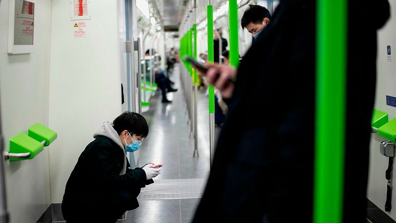 China añade restricciones a los viajeros que acceden a Wuhan a pesar del bajo riesgo de contagio