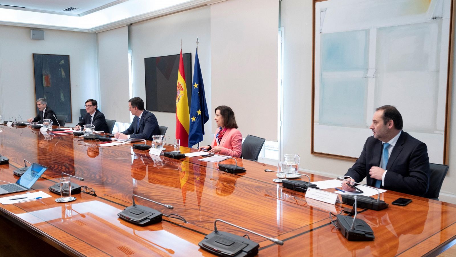 Sánchez pide a los presidentes autonómicos un plan para separar a los asintomáticos