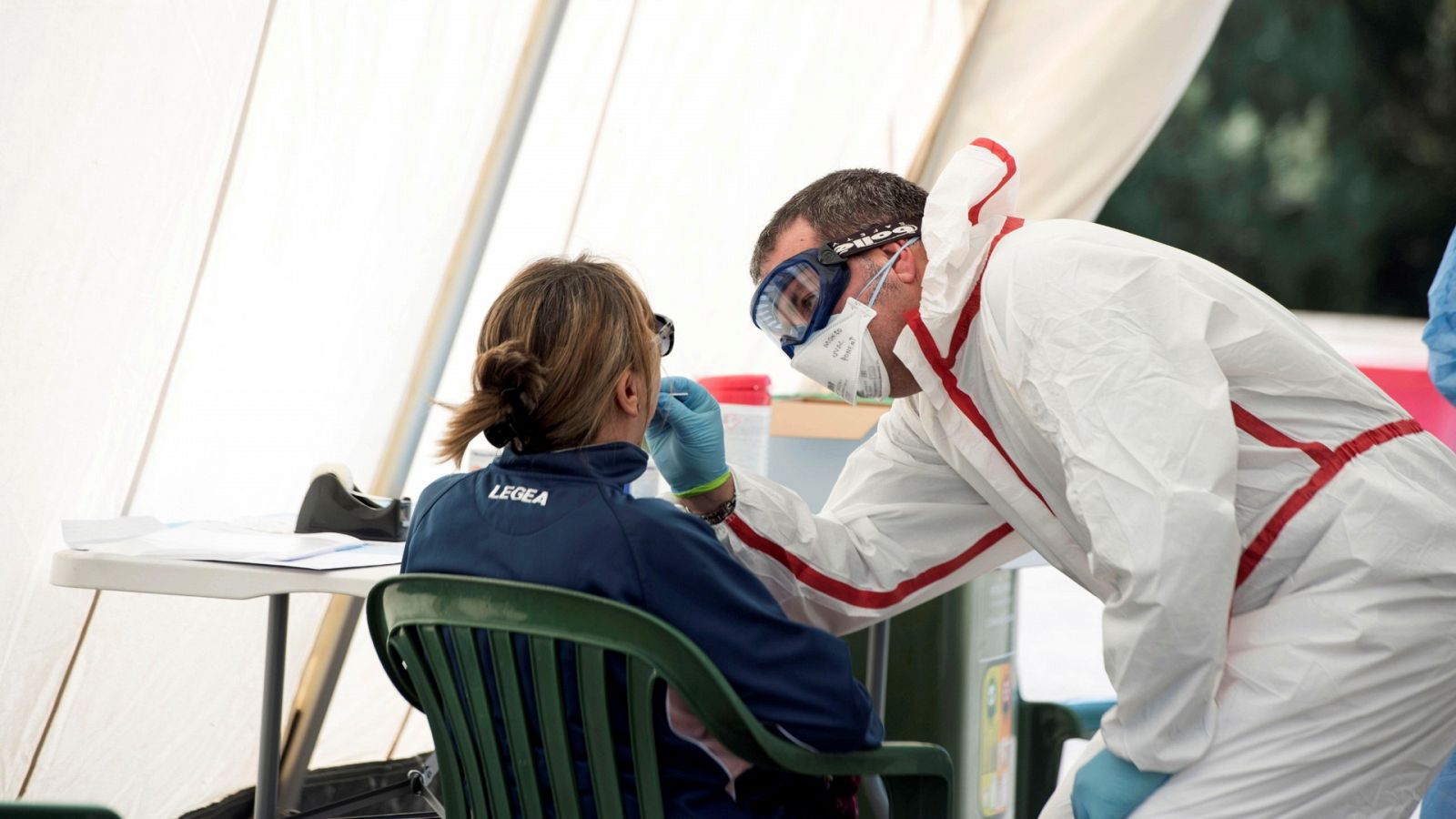Detención precoz y seroprevalencia, la estrategia de Sanidad en la fase de desescalado del coronavirus