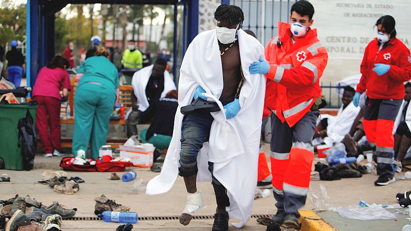 Un total de 53 inmigrantes logran acceder a Melilla en un salto a la valla de unas 260 personas