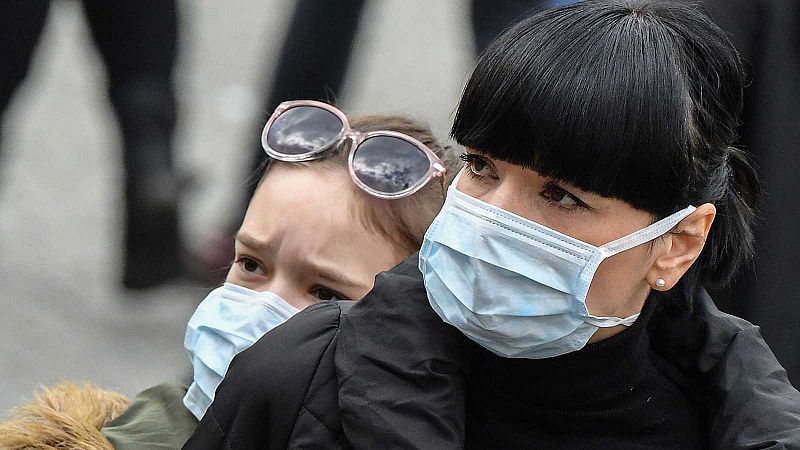 Crece aún más la demanda de mascarillas desde que Sanidad estudia su uso en la población general