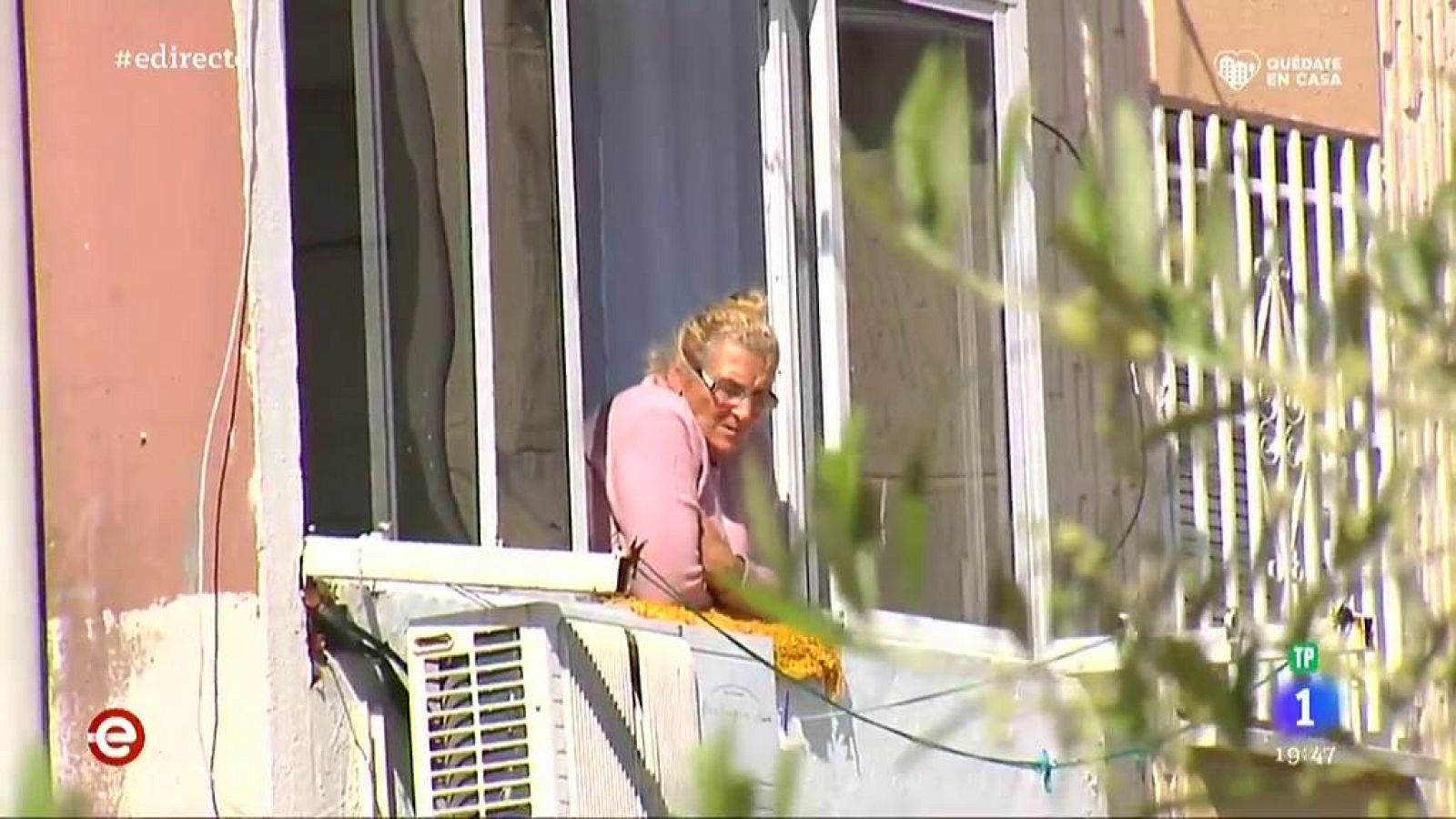 Confinamiento en el barrio de Las 3000 Viviendas - España Directo | Ver