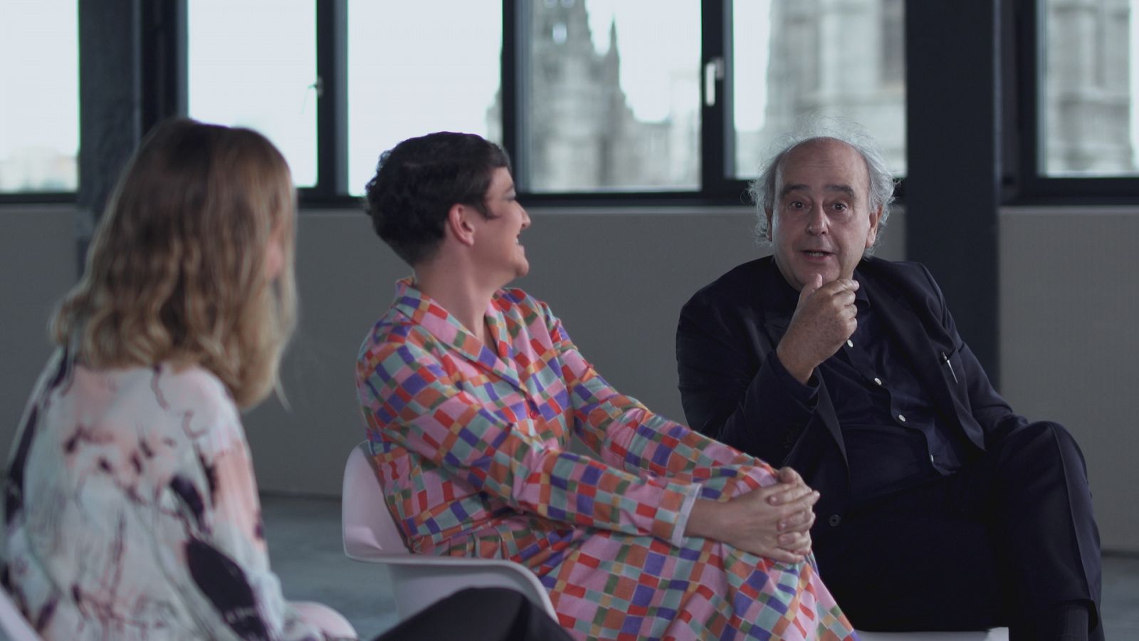 Escala humana - Miradas - ver ahora