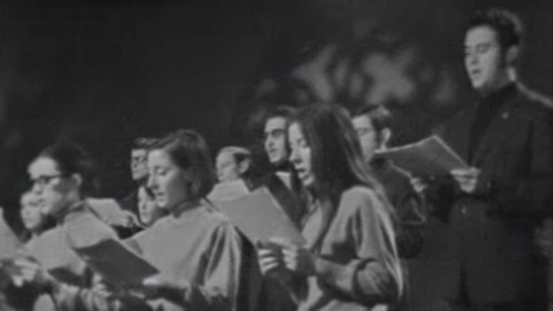 Luces en la noche - La voz del pueblo canta la Semana Santa