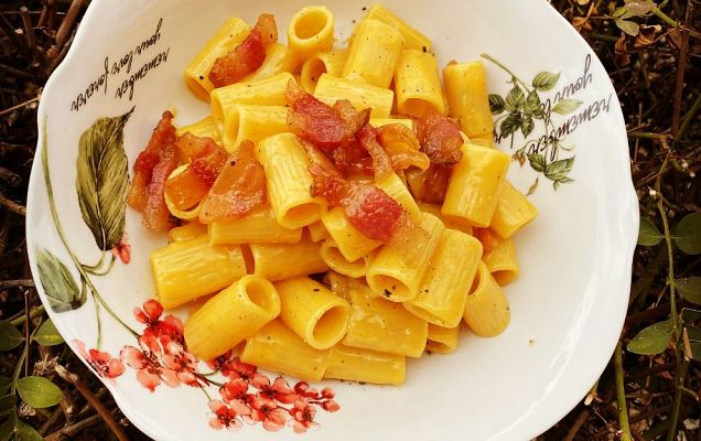 Receta de pasta carbonara para hacer en casa 