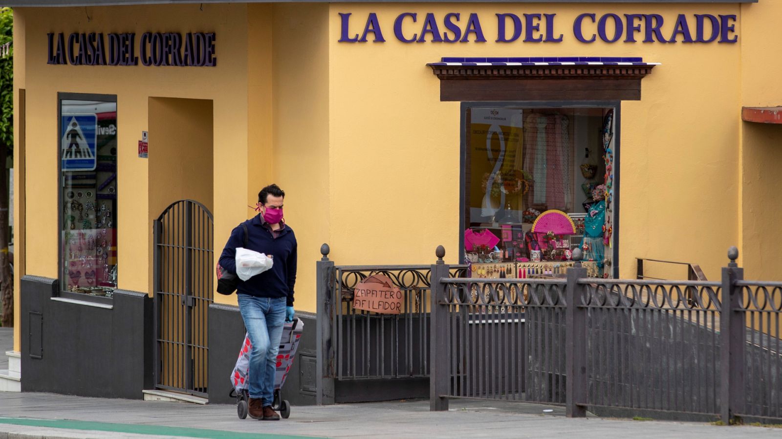 Los talleres de arte sacro de Sevilla sufren las cancelaciones de Semana Santa por el coronavirus