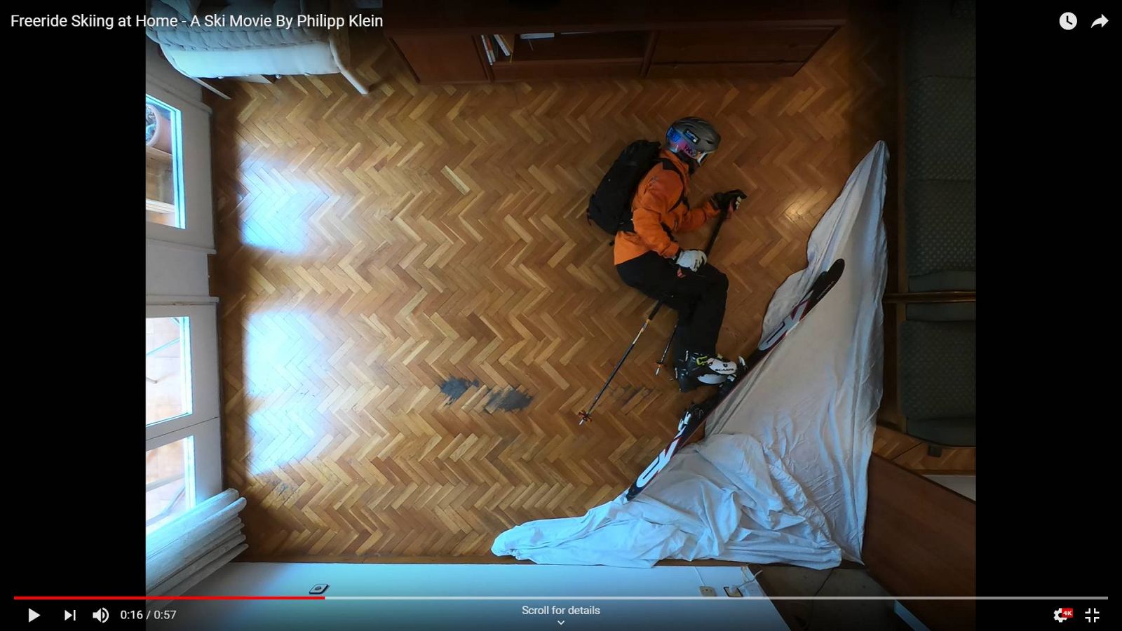 La montaña en el salón: el vídeo viral del esquiador confinado