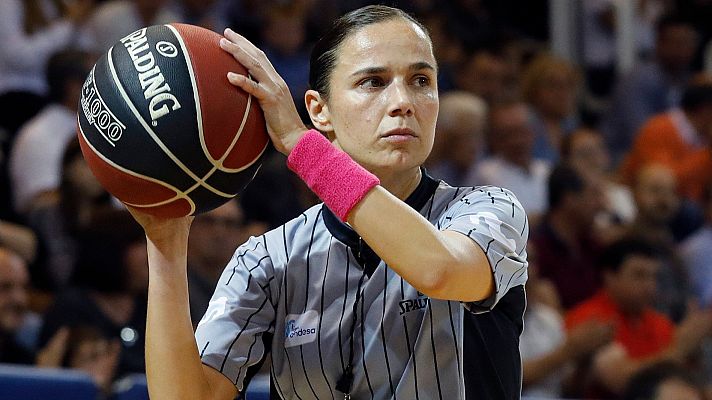 Baloncesto en RTVE - Esperanza Mendoza, una árbtira internacional luchando contra el coronavirus