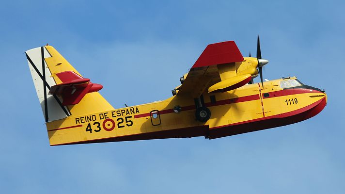 Telediario 1 - El Ejército del Aire reparte material sanitario