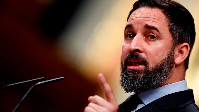 Santiago Abascal ha querido trasladar "el pésame y la solidaridad" de VOX a "la totalidad de las víctimas", porque "no sabemos si son 15.000, 30.000 o 40.000, ya que directamente ya no nos creemos sus cifras". Lo ha hecho en el Pleno del Congreso de 