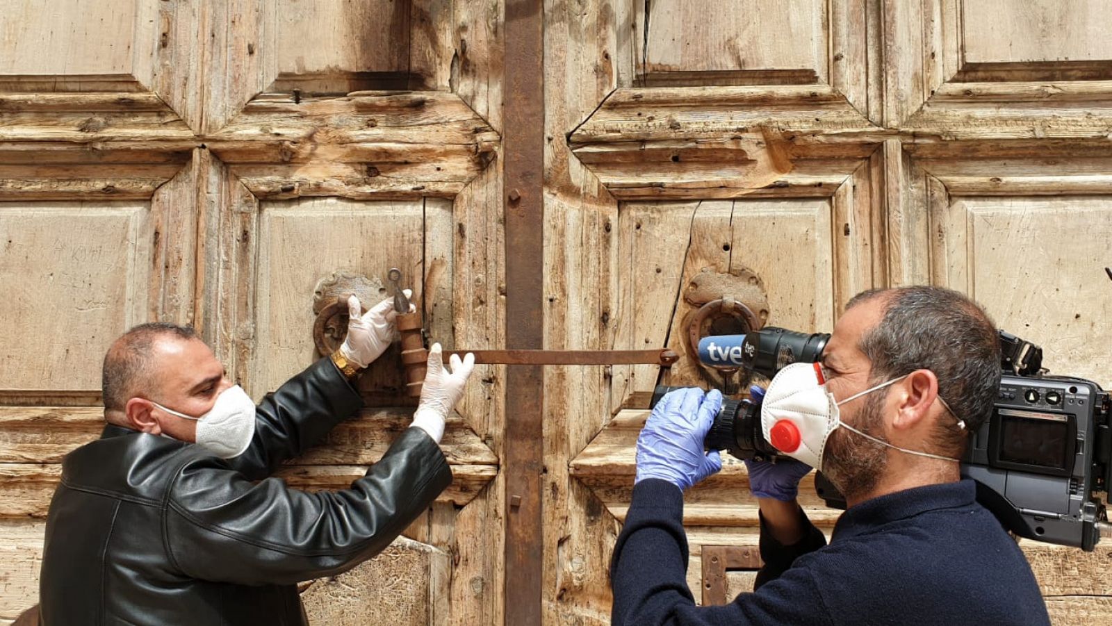 Los custodios del Santo Sepulcro abren sus puertas a las cámaras de RTVE