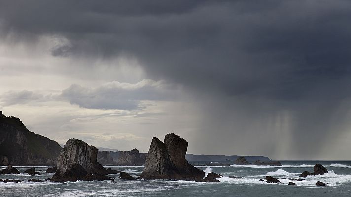 La lluvia pone mañana en riesgo a Cantabria y Asturias 