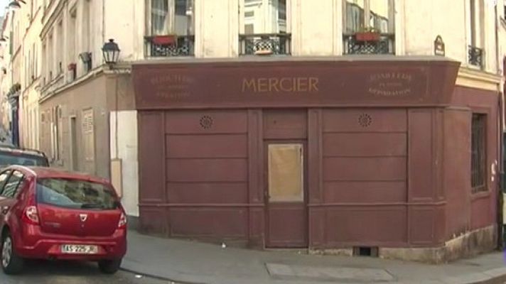 Telediario 1 - La curiosa imagen del decorado de la película 'Montmartre' en mitad del París confinado