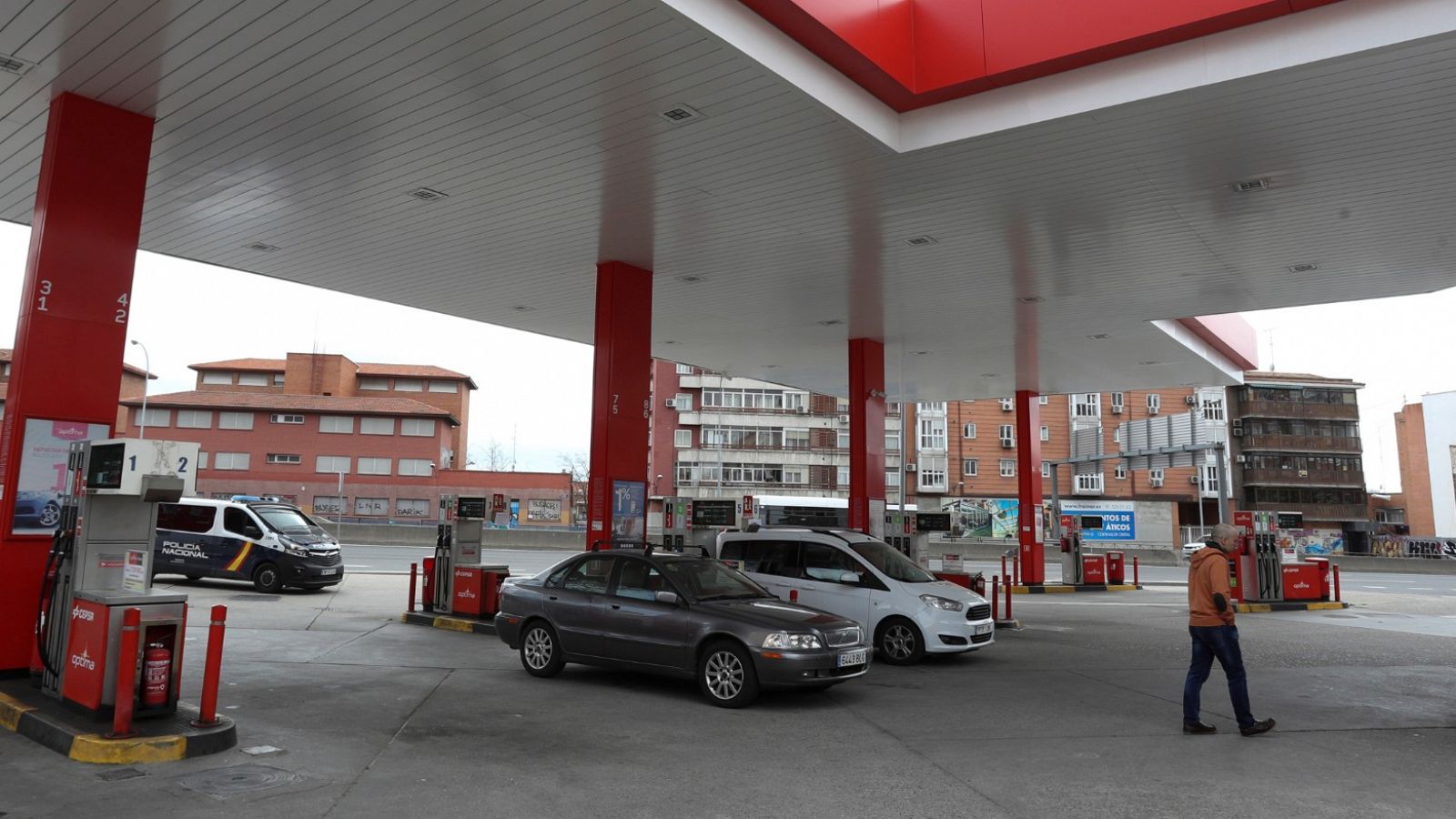 El Gobierno permite que algunas gasolineras reduzcan sus horarios o cierren
