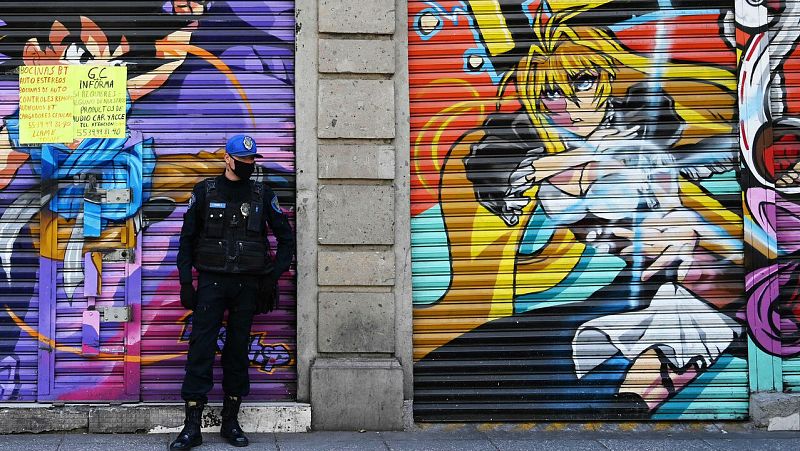 Los mexicanos que intentan cruzar la frontera se encuentran con mayores complicaciones por el COVID-19 - RTVE.es - Telediario 1 | Ver