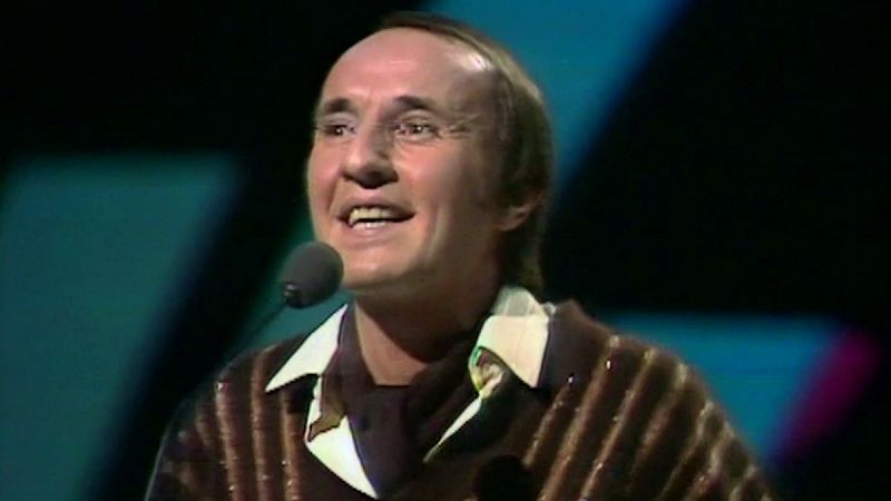 Festival de Eurovisin 1977 - Micky cant "Ensame a cantar"