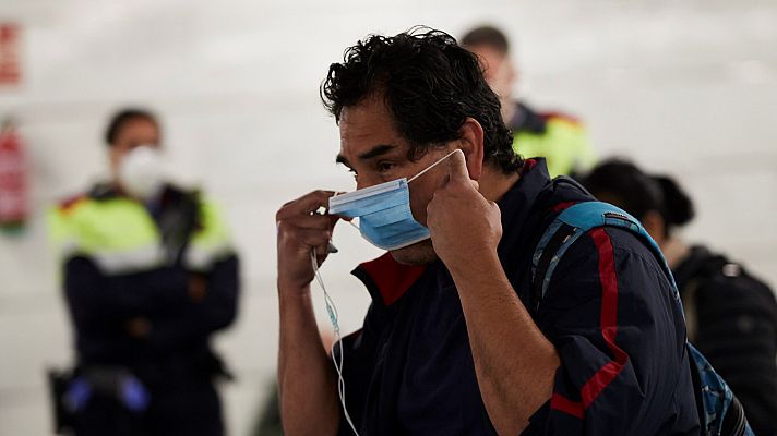 Informativo 24h - La Policía Nacional destaca "la normalidad en la incorporación al trabajo de sectores no esenciales y en el reparto de mascarillas"