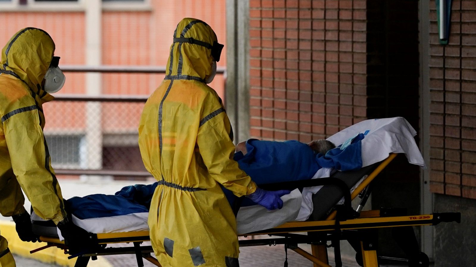 España registra un ligero repunte en el número de fallecidos con coronavirus: 567 fallecidos en las últimas 24 horas - Informativo 24h | Ver