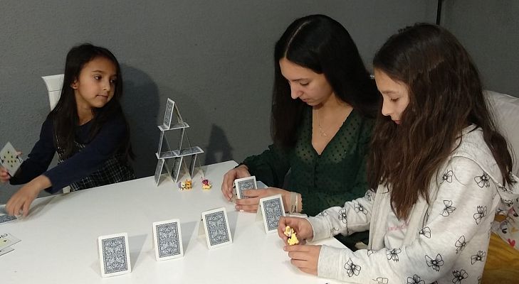 Especiales informativos - La psicóloga Andrea Ollero: "Es prioritario que los niños salgan si el riesgo de contagio lo permite"