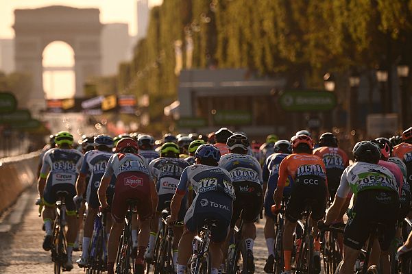 Telediario 1 - El posible atraso del Tour hace tambalear las fechas de la Vuelta a España 2020