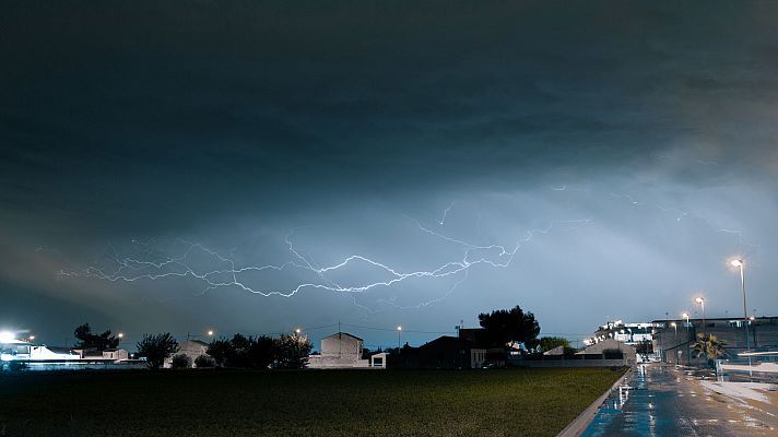 Lluvias fuertes generalizadas y viento intenso en varias zonas