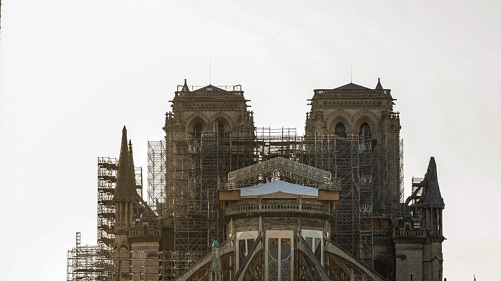 Telediario 1 - Se cumple un año del incendio de la Catedral de Notre Dame, con las obras paradas por el coronavirus