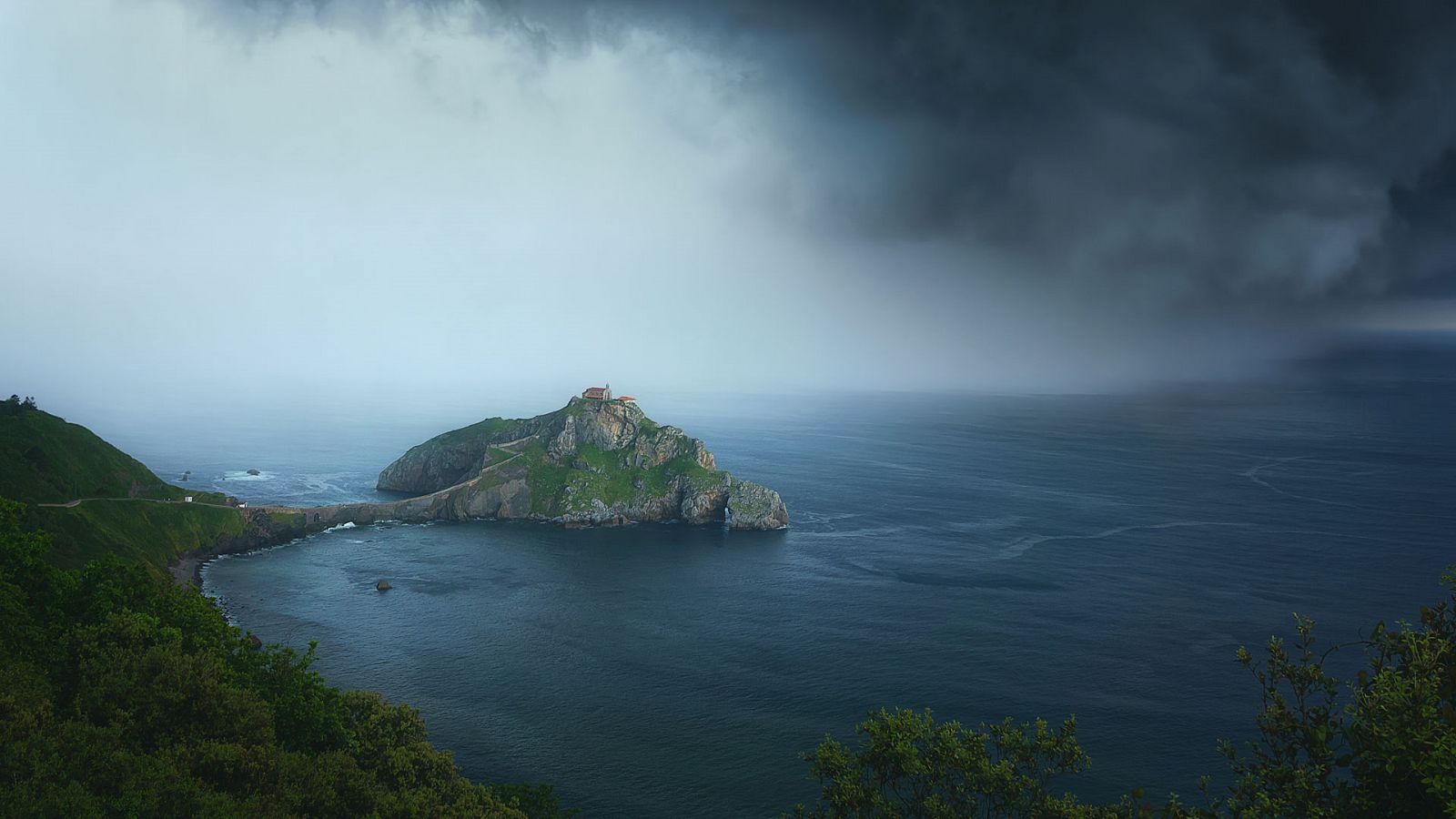 Precipitaciones fuertes y persistentes en la cordillera Cantábrica, el Sistema Central y Andalucía - ver ahora