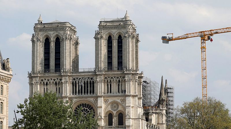 La reconstrucción de Notre Dame, sin fecha un año después