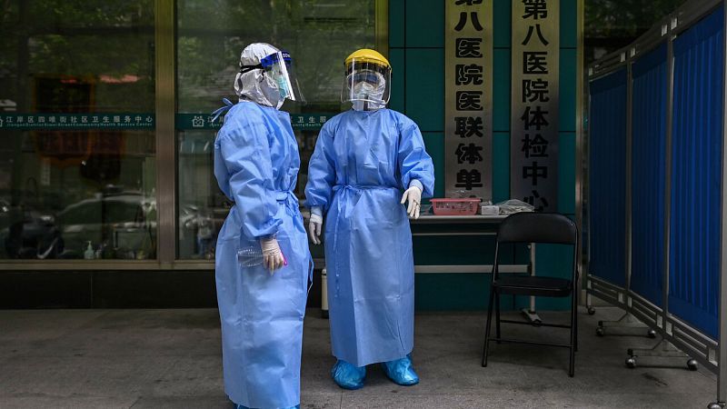 Coronavirus | Médicos chinos asesoran a colegas españoles por whatsapp | Ver