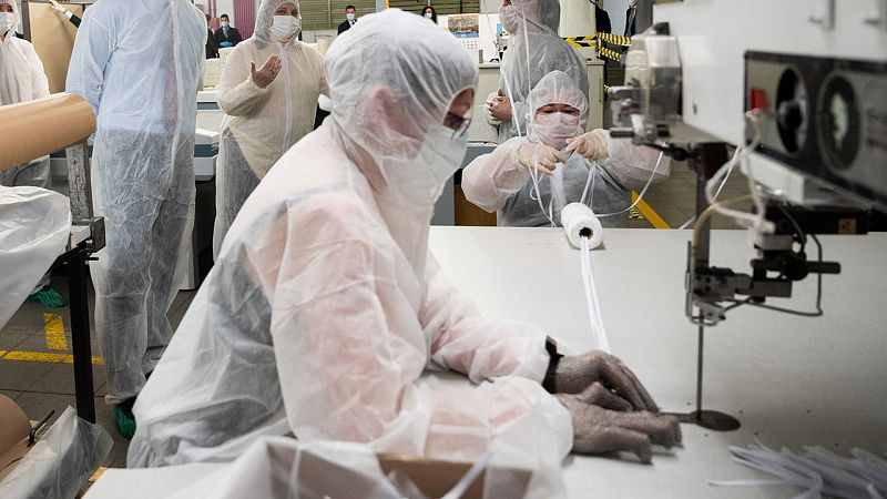 El Gobierno impulsa una línea de producción nacional de material sanitario - Especiales informativos | Ver