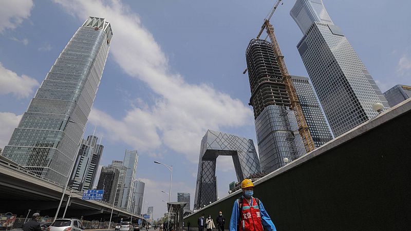 China confirma una caída de casi el 7% en su economía en el primer trimestre del año