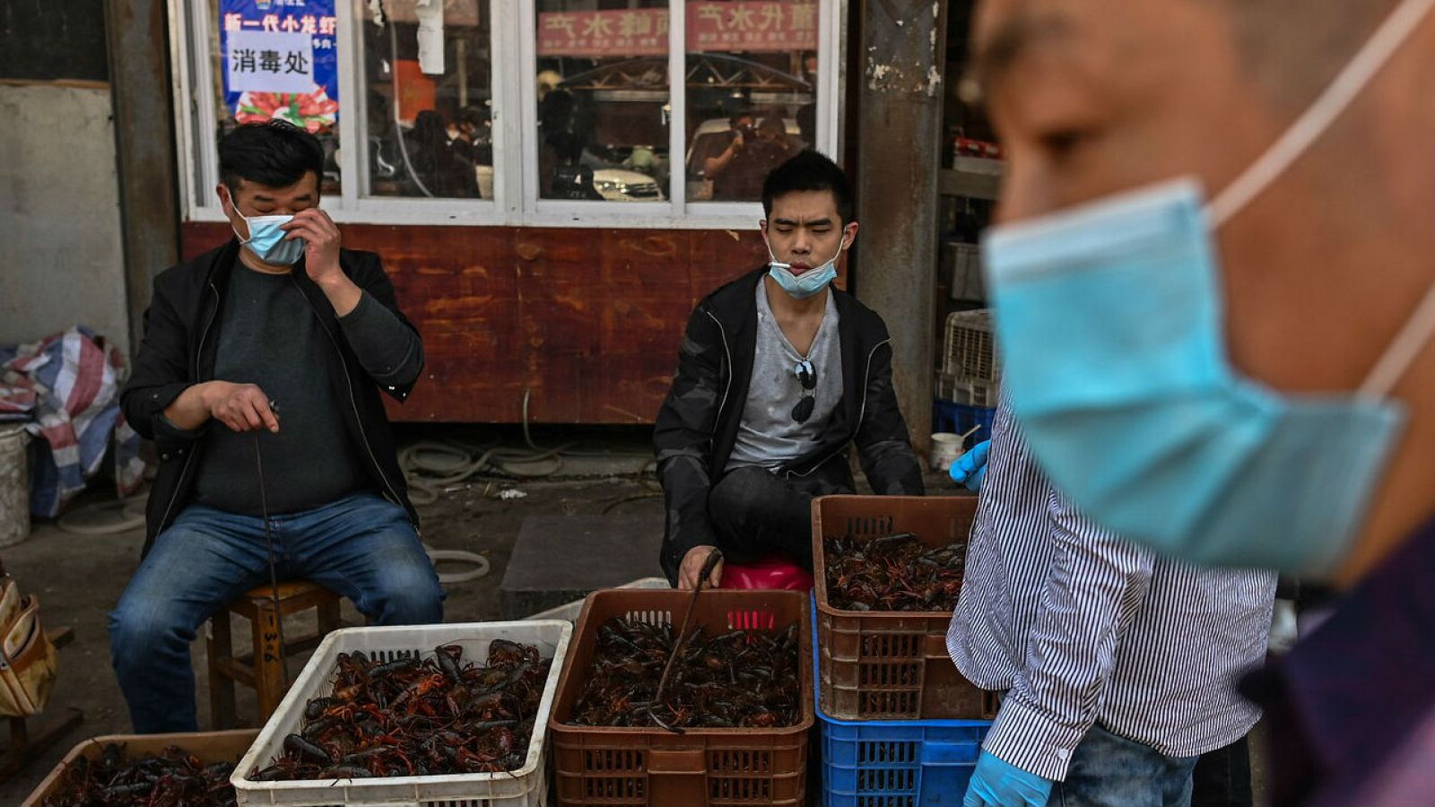 El número de fallecidos en China por coronavirus aumenta un 50 % trás la investigación de las autoridades - RTVE.es