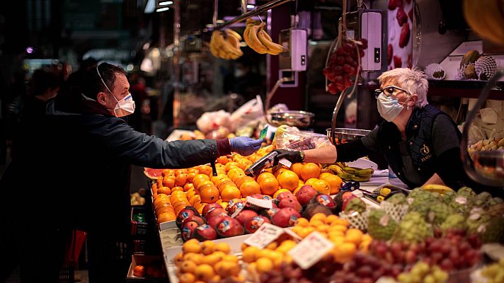 Los mercados agrícolas vuelve a abrir sus puertas entre restricciones