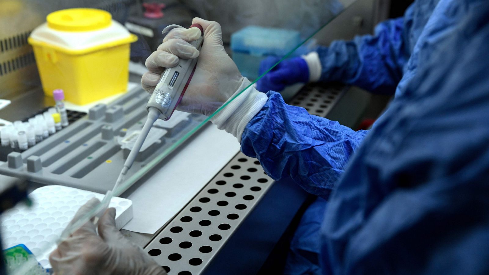 Vídeo: Sanidad afirma que "el doble de los PCR no ha supuesto un incremento sustacial en los casos positivos"