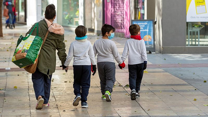 Vídeo | Fernando Simón: "El último decreto permite la salida de niños con alguno de sus progenitores a actividades necesarias"