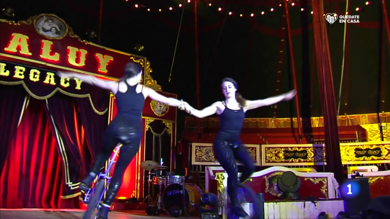 Acróbatas, payasos y otros artístas celebran confinados el 'Día Mundial del Circo'