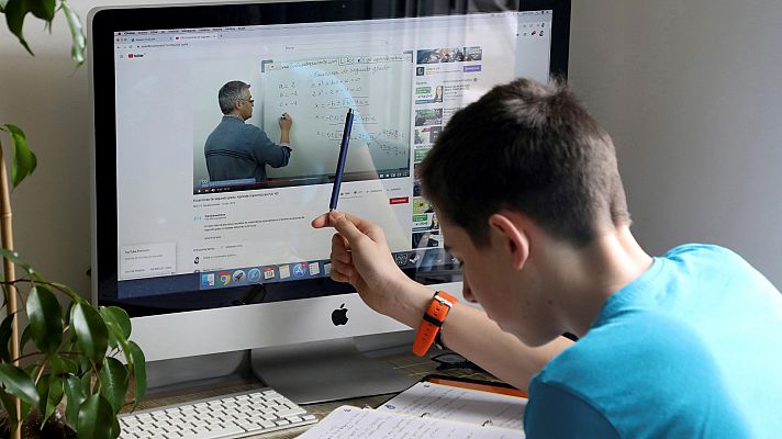 Informativo 24h - España mantenía las medidas de confinamiento de menores más estrictas de Europa