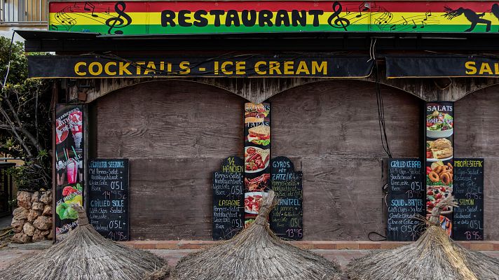 Telediario 1 - El coronavirus ahoga al sector turístico