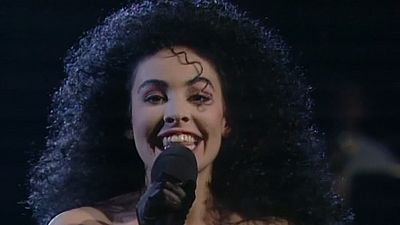 Festival de Eurovisin 1989 - Nina cant "Nacida para amar" - Festivales de Eurovisin en el Archivo de RTVE | Ver