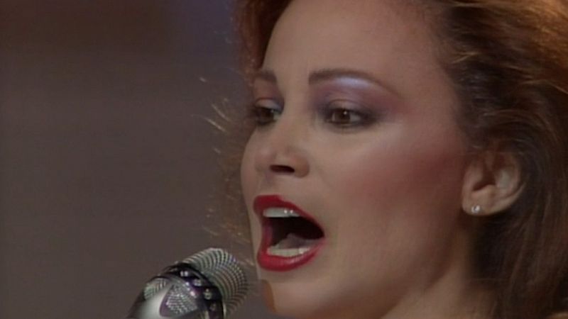 Festival de Eurovisin 1985 - Paloma San Basilio cant "La fiesta termin" - Festivales de Eurovisin en el Archivo de RTVE | Ver