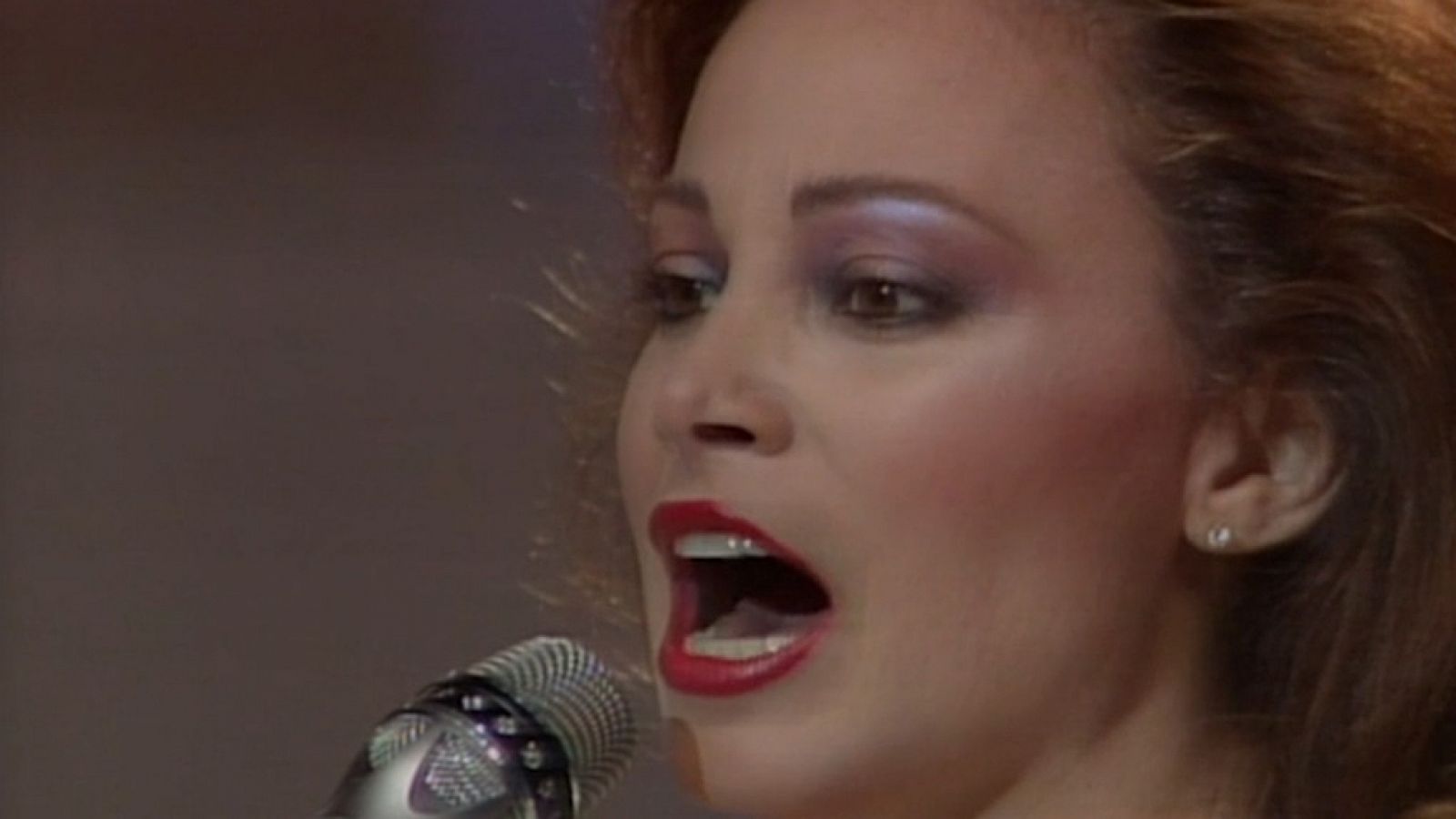 Festival de Eurovisión 1985 - Paloma San Basilio cantó "La fiesta terminó"