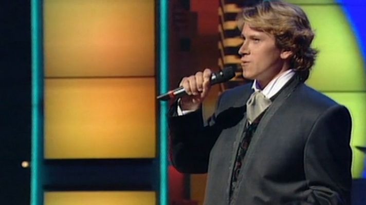 Alejandro Abad cantó "Ella no es ella" en Eurovisión 1994