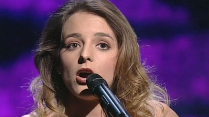 Anabel Conde cantó "Vuelve conmigo" en Eurovisión 1995
