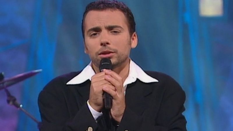 Festival de Eurovisin 1997 - Marcos Llunas cant "Sin rencor"