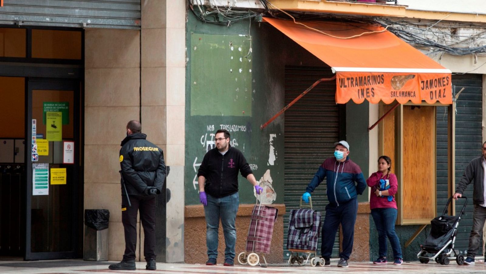 Coronavirus | Fernando Simón: "El riesgo de contagio en el supermercado es mayor que en la calle"