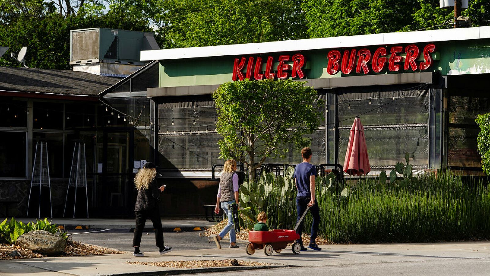 Las pequeñas y medianas empresas de EE.UU. reclaman el apoyo económico prometido por el Gobierno ante el coronavirus - RTVE.es - Telediario 1 | Ver