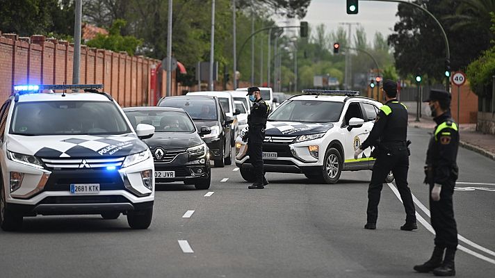 Especiales informativos - Guardia Civil y Policía aseguran que "solo aplican la legislación y presentan las denuncias a los jueces"