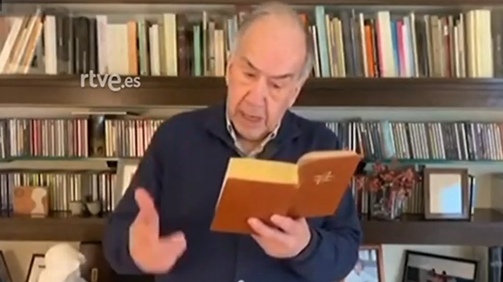 Joan Margarit participa en la lectura de 'El Quijote'