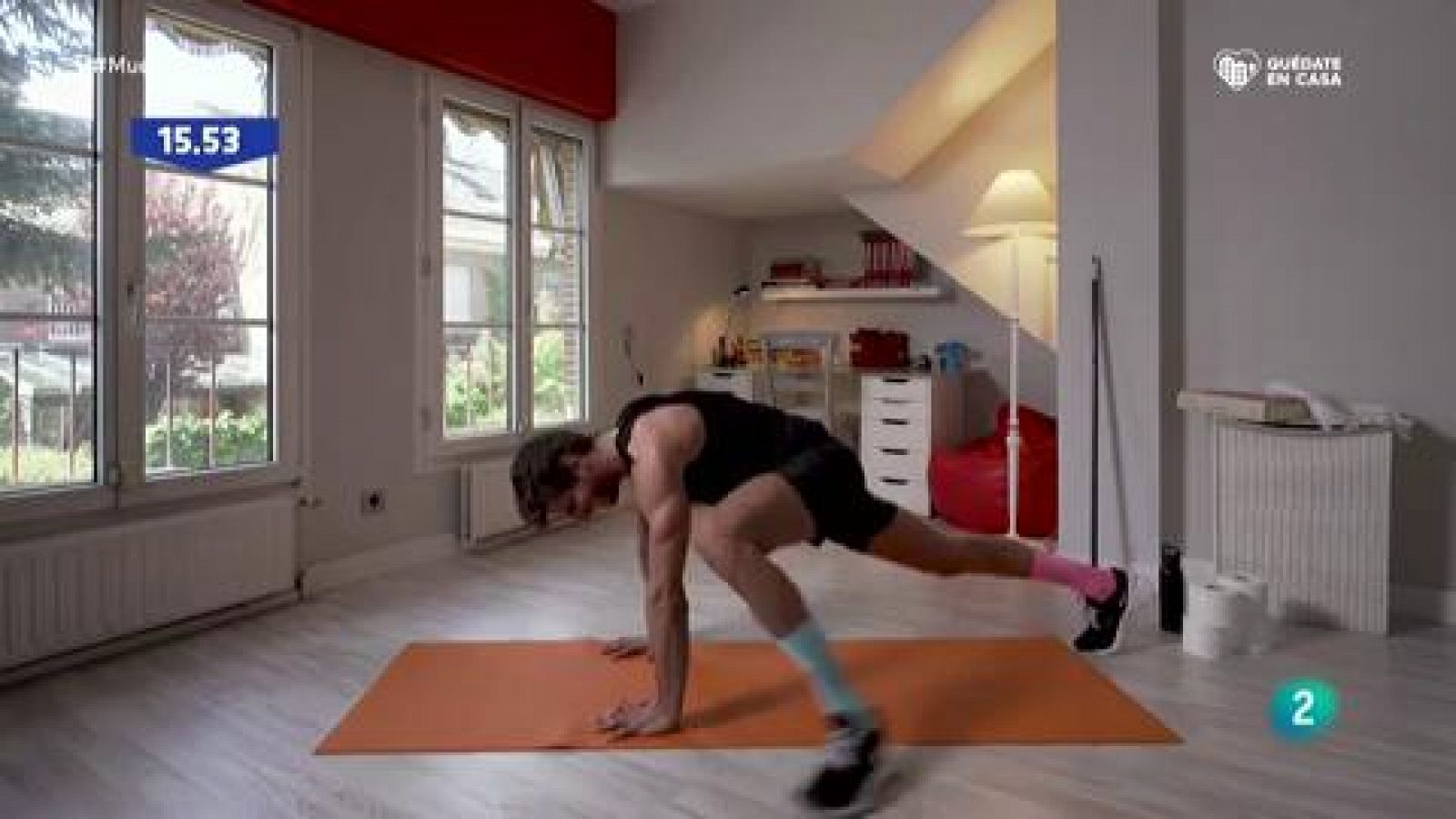 Muévete en casa - Tábata 4 de trabajo de core abdominal con escaladores y sit-ups